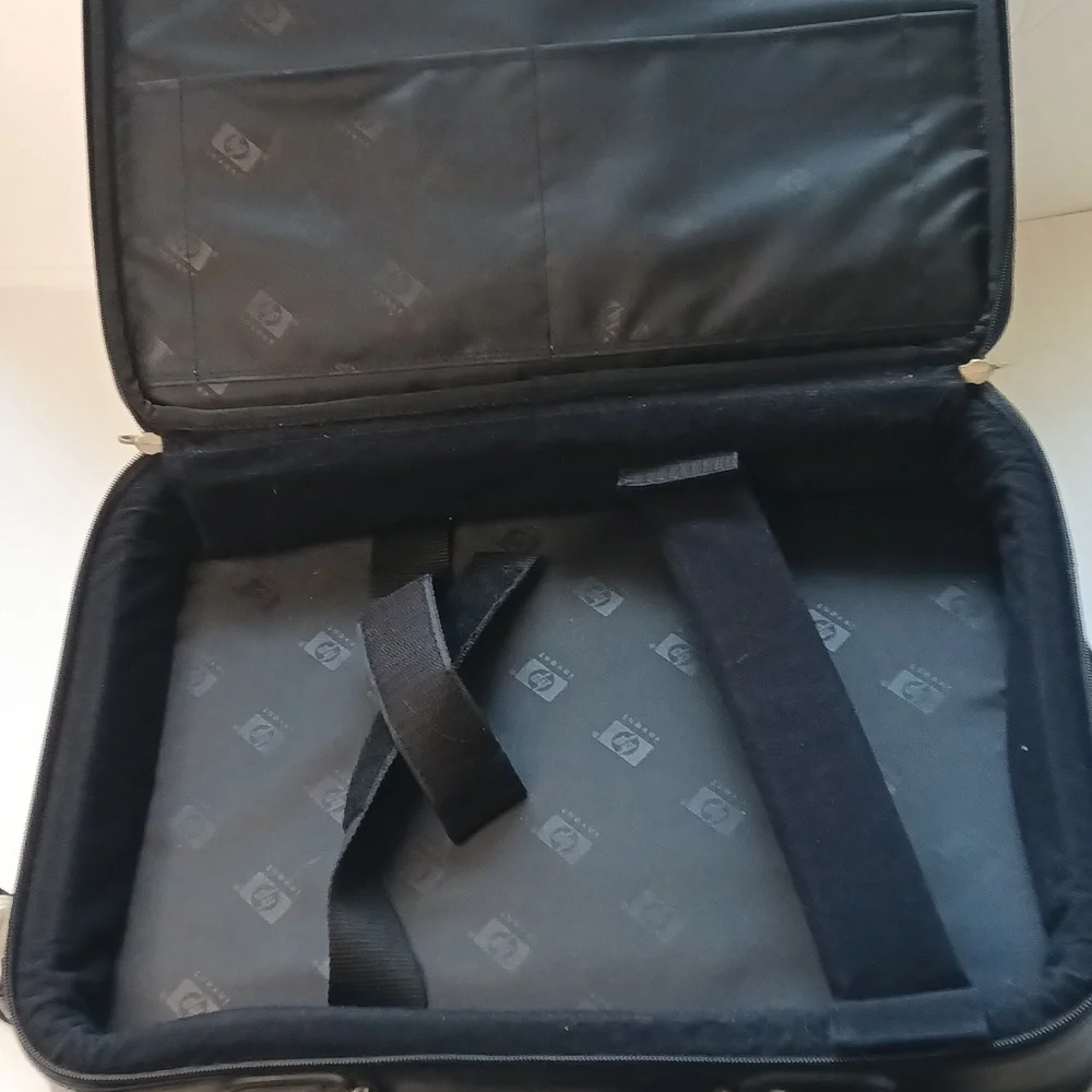 HP Invent Laptop Computer Bag Carrying Case Black Leather Shoulder Strap